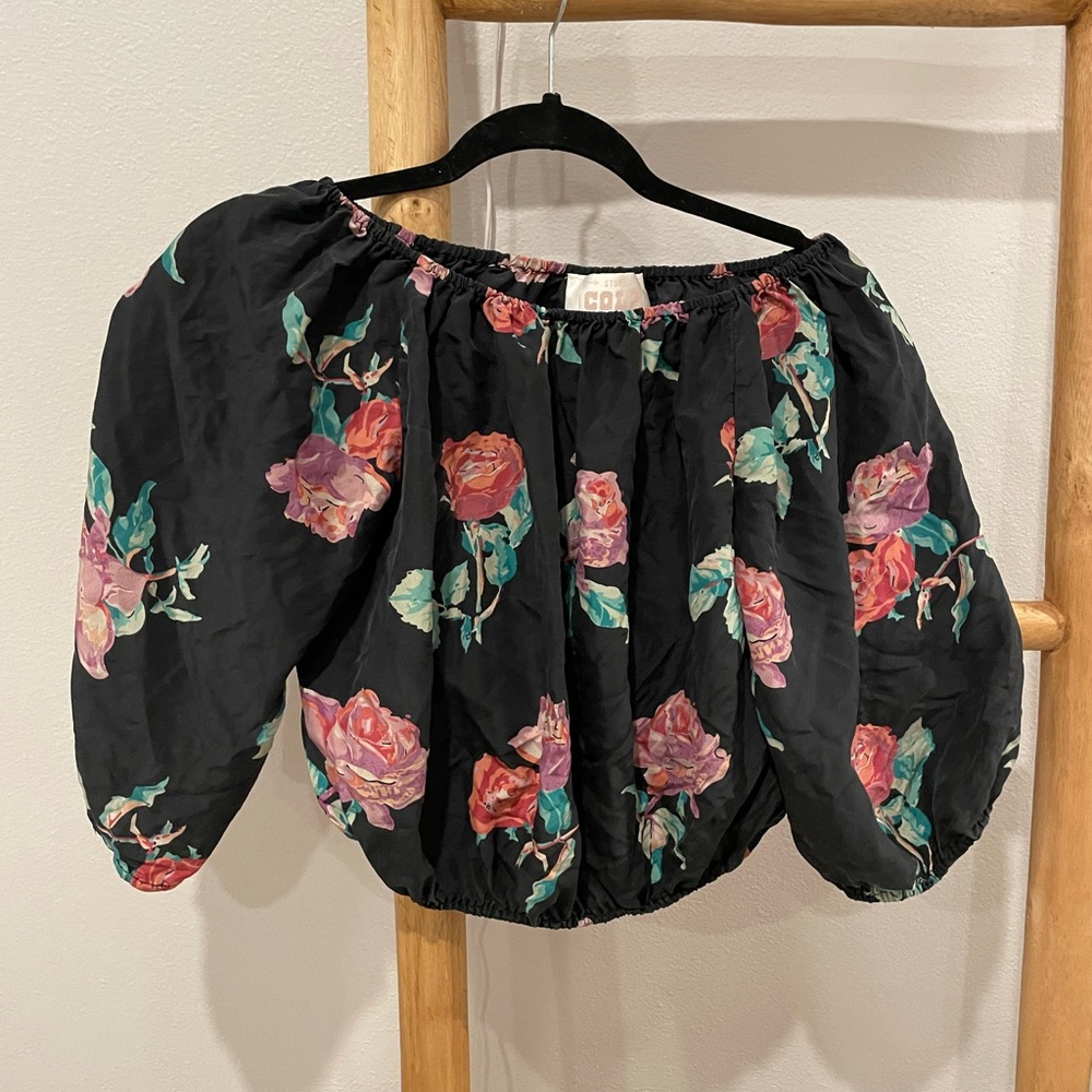 Stone cold fox off the shoulder crop